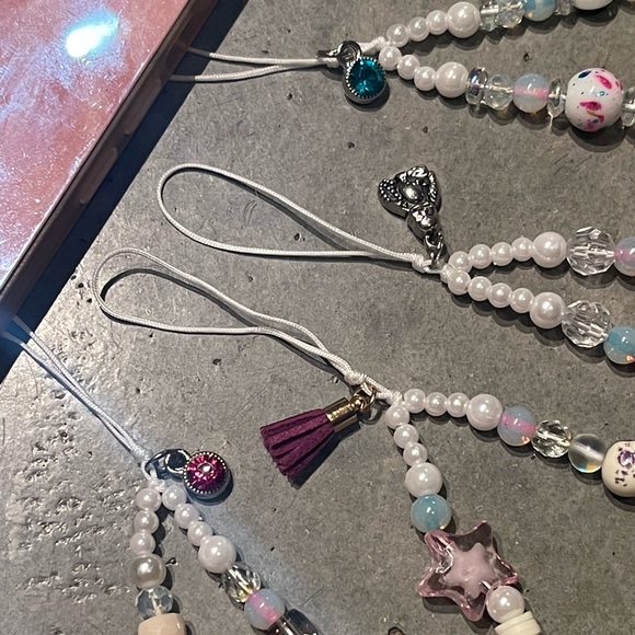 Phone String! White Jawbreaker Theme! 💖 - Picture 9 of 11